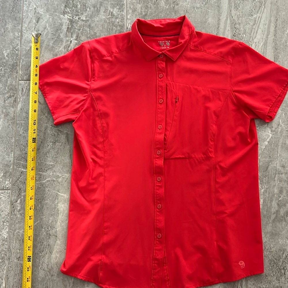 Women's size large, Mountain hardwear shirt.
